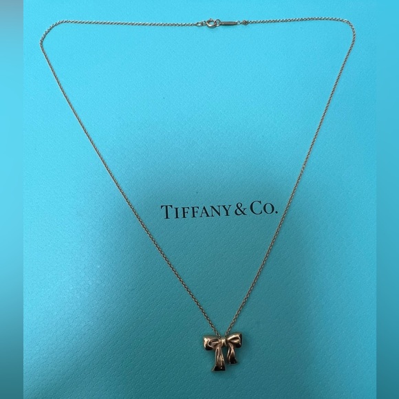 🔴Authentic VINTAGE  18K GOLD TIFFANY & CO Bow Pendent Necklace🔴 - Picture 4 of 13